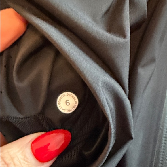 Lululemon Cropped Jacket - Picture 10 of 10